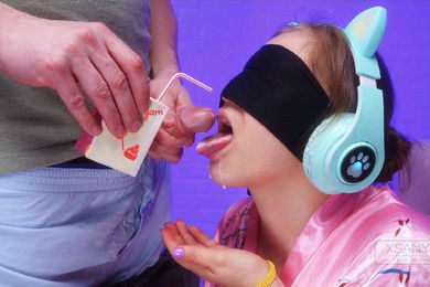 与妹妹玩品尝猜物的游戏一步步玩耍直到我掏出来我的鸡巴来